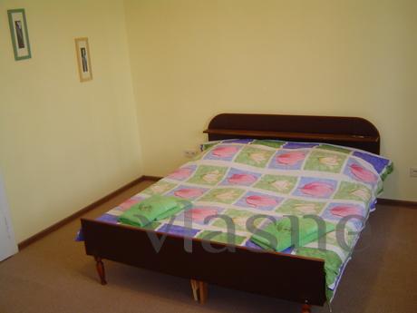 close to w / e and bus stations, Uzhhorod - apartment by the day