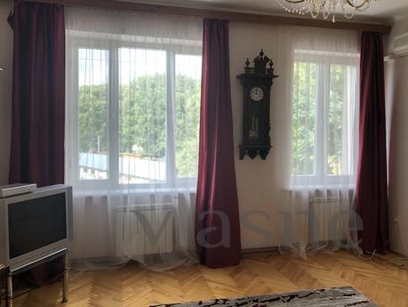 Spacious apartment for rent in Uzhgorod, Uzhhorod - apartment by the day