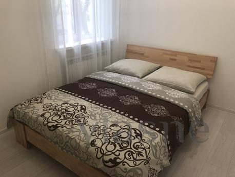 Zatishna dvokimnatna apartment near the train and bus statio