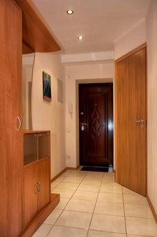 m.Lukyanovka -- 5min walk., Kyiv - apartment by the day
