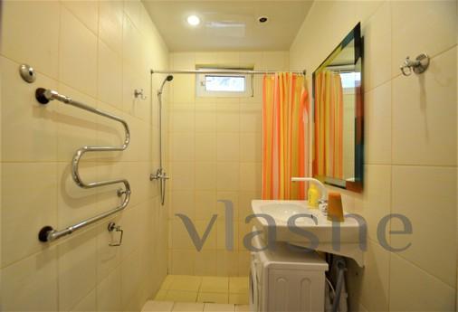 Studio in center of Yalta with parking, Yalta - apartment by the day