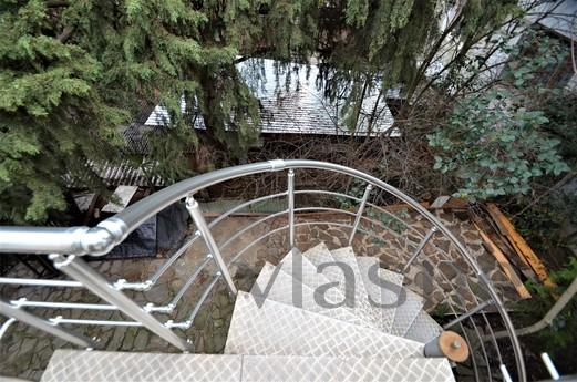 Studio in center of Yalta with parking, Yalta - apartment by the day
