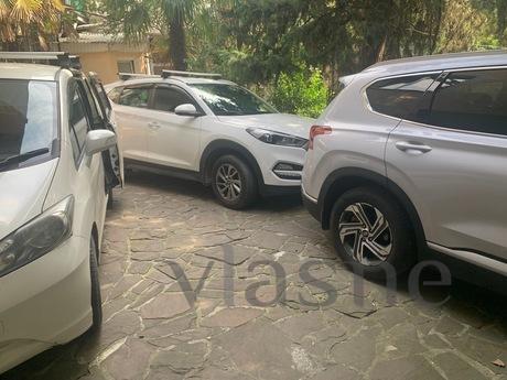 Studio in center of Yalta with parking, Yalta - apartment by the day