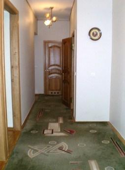 2-bedroom apartment, Center,Lva Tolstogo, Kyiv - apartment by the day