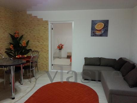 Beautiful 2 bedroom apartment, Odessa - apartment by the day