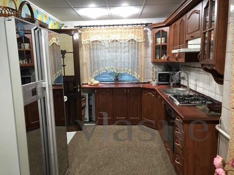 The apartment is like, clean, warm., Uman - apartment by the day
