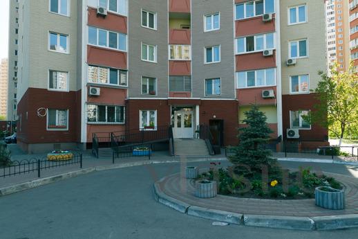 New apartment in Urlovskaya, Kyiv - apartment by the day