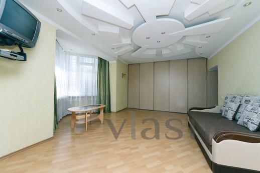 Large apartment on Urlovskaya street, Kyiv - apartment by the day