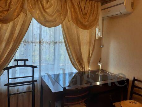 4-BR apartment with 3 bedrooms, Kyiv - apartment by the day