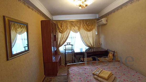 4-BR apartment with 3 bedrooms, Kyiv - apartment by the day