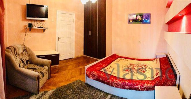 Antonovich 39. Metro Olympic, Kyiv - apartment by the day
