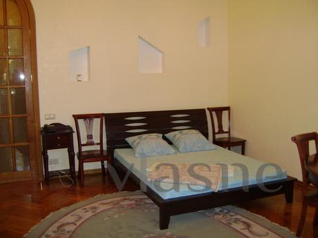 Apartment with balcony on Deribasovskaya, Odessa - apartment by the day