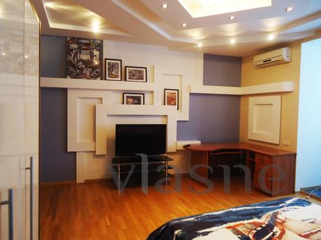 3 BR .Penthouse apartment,near Arcadia, Odessa - apartment by the day