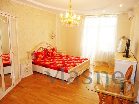 3 BR .Penthouse apartment,near Arcadia, Odessa - apartment by the day