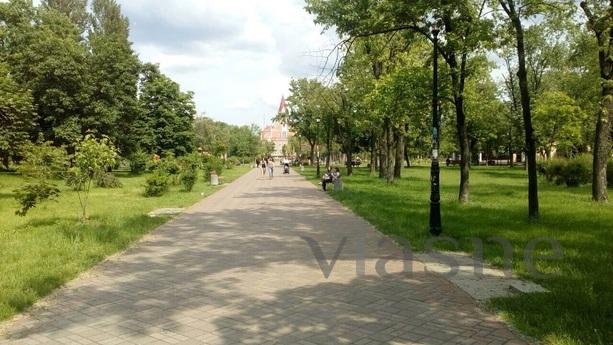 Уютная 1-кв. на Воскресенке, ТЦ'Квадрат', Киев - квартира посуточно