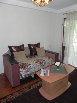 The apartment is located a 10-minute walk from the Botanical