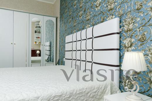 For daily rent 2 rooms m. Poznyaki, 5 pl, Kyiv - apartment by the day
