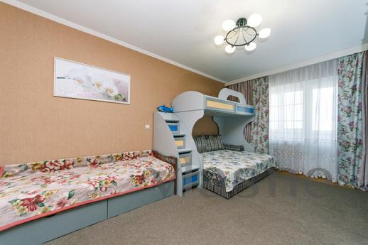 For daily rent 2 rooms m. Poznyaki, 5 pl, Kyiv - apartment by the day