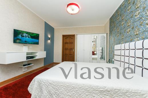 For daily rent 2 rooms m. Poznyaki, 5 pl, Kyiv - apartment by the day