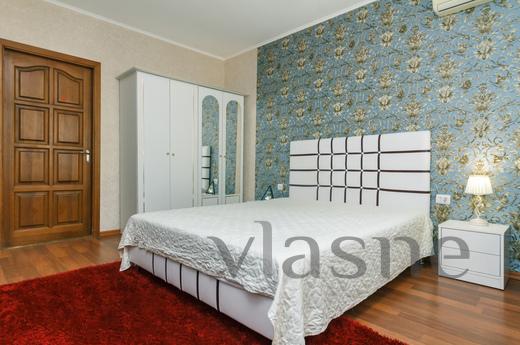For daily rent 2 rooms m. Poznyaki, 5 pl, Kyiv - apartment by the day