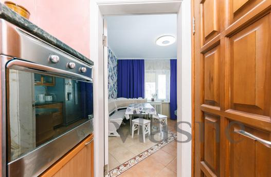 For daily rent 2 rooms m. Poznyaki, 5 pl, Kyiv - apartment by the day