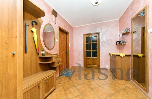 For daily rent 2 rooms m. Poznyaki, 5 pl, Kyiv - apartment by the day
