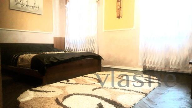 1 кімнатна квартира в  центрі. 2 хвилини пішки до площі Рино
