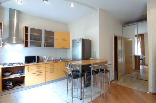 Apartmen in a centre, Kyiv - apartment by the day