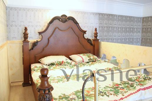 Apartment in the heart of the city, Odessa - apartment by the day