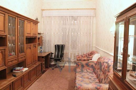 4-bedroom apartment in the center, Odessa - apartment by the day