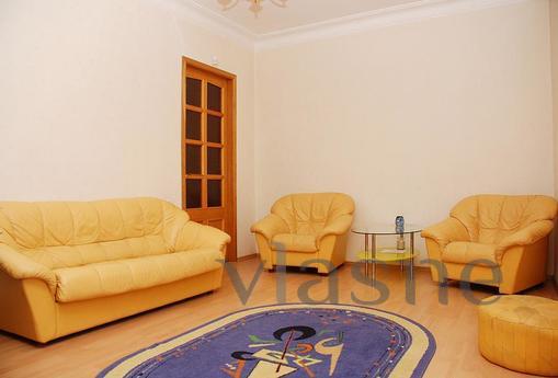 2-BR apartment in the center, University, Kyiv - apartment by the day