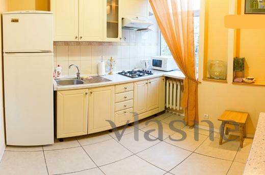 2k Gorky 25, Kyiv - apartment by the day