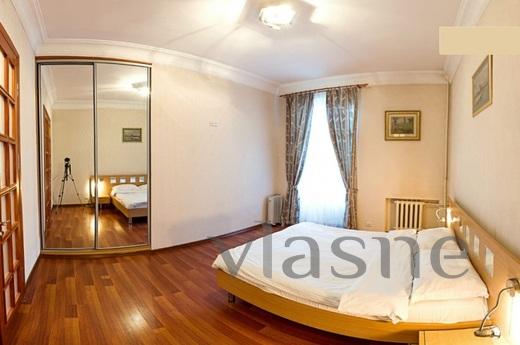 2k Gorky 25, Kyiv - apartment by the day