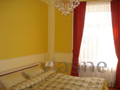 KHRESCHATIK 25, Kyiv - apartment by the day