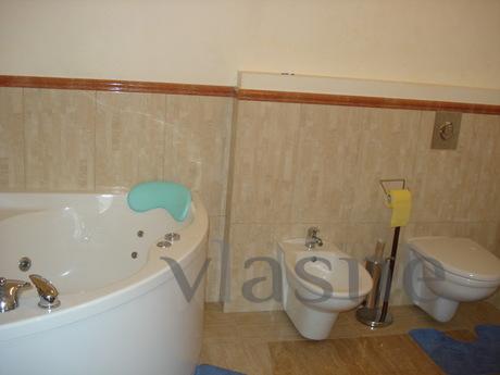 KHRESCHATIK 25, Kyiv - apartment by the day