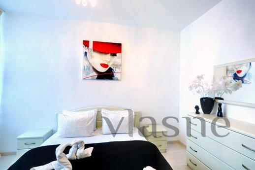 Premium apartments on Poznyaki., Kyiv - apartment by the day