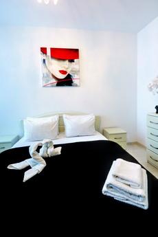 Premium apartments on Poznyaki., Kyiv - apartment by the day