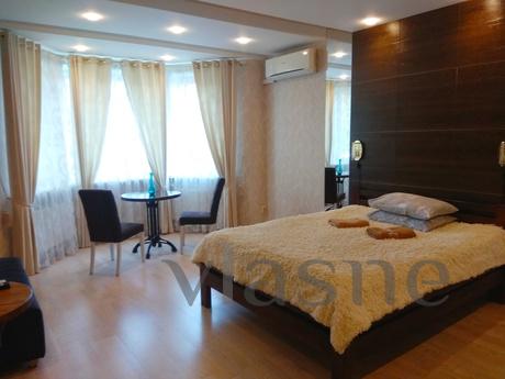 The apartment is renovated, with a great bathroom and a kitc