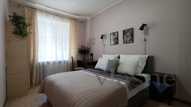 Затишна і простора квартира, розташована на 1 поверсі (над к