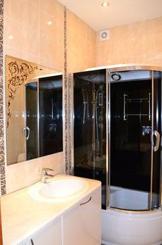 Joy, sea view, to the beach in a bathing, Odessa - apartment by the day