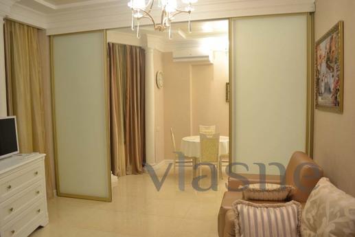 Class 'luxury' 2 bedrooms with jacuzzi, Odessa - apartment by the day