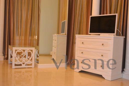Class 'luxury' 2 bedrooms with jacuzzi, Odessa - apartment by the day