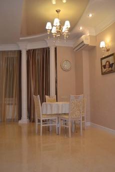Class 'luxury' 2 bedrooms with jacuzzi, Odessa - apartment by the day