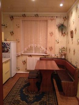 Very cozy warm flat all close, Dnipro (Dnipropetrovsk) - apartment by the day