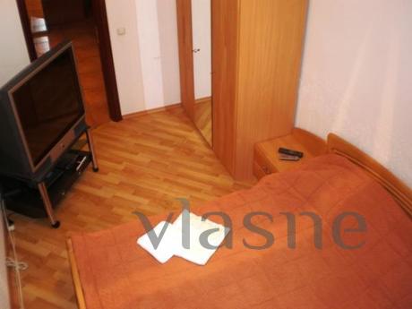 Comfortable apartment, almost in the cen, Kyiv - apartment by the day