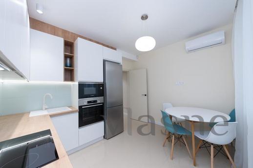 VIP apartment, Left Bank IEC new buildin, Kyiv - apartment by the day