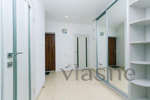 Modern Studio, Poznyaki,, Kyiv - apartment by the day