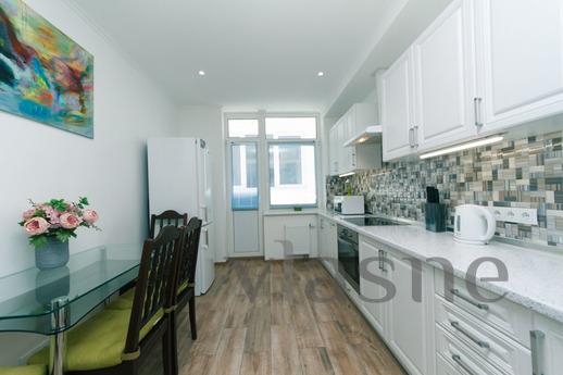 Modern Studio, Poznyaki,, Kyiv - apartment by the day