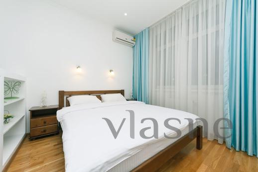 Modern Studio, Poznyaki,, Kyiv - apartment by the day