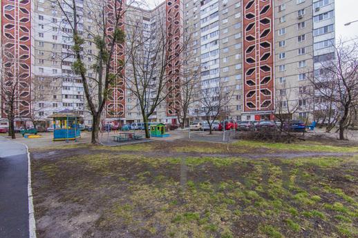 3-х комнатная возле метро Академгородок, Киев - квартира посуточно